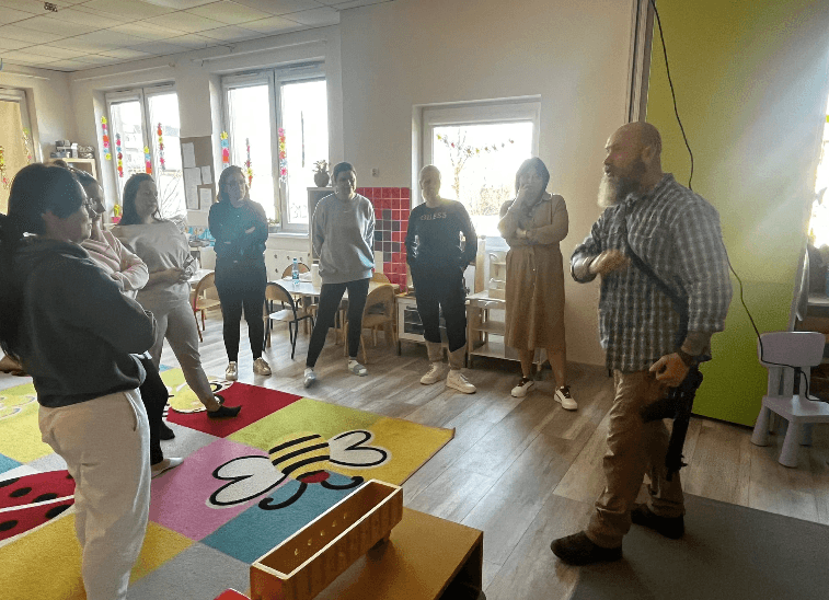 W ramach naszego programu „Bezpieczny zespół” przeprowadziliśmy specjalistyczne szkolenie dla kadry przedszkola Kajtuś Czarodziej